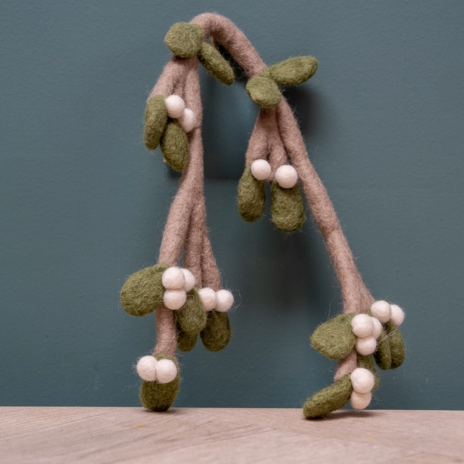 Felt Southwold Mistletoe Christmas Decoration (L28xW20cm) Festive Green & Brown with White Berries